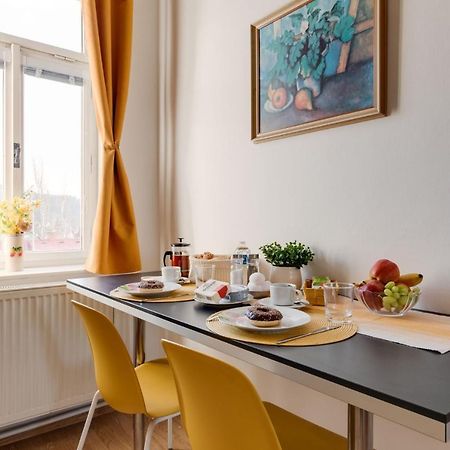 Sunshine Apartment Near The City Center Praga Exterior foto