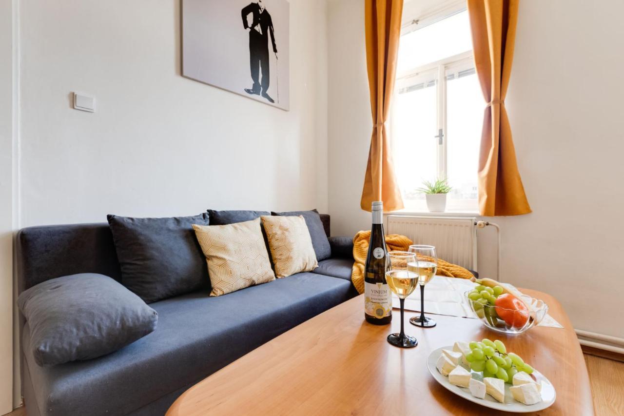Sunshine Apartment Near The City Center Praga Exterior foto