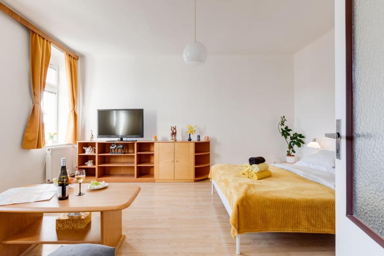 Sunshine Apartment Near The City Center Praga Exterior foto