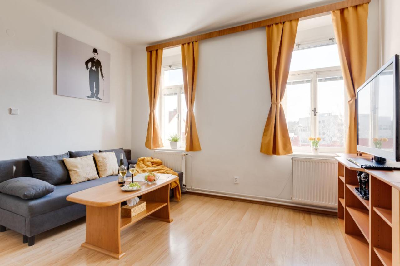 Sunshine Apartment Near The City Center Praga Exterior foto