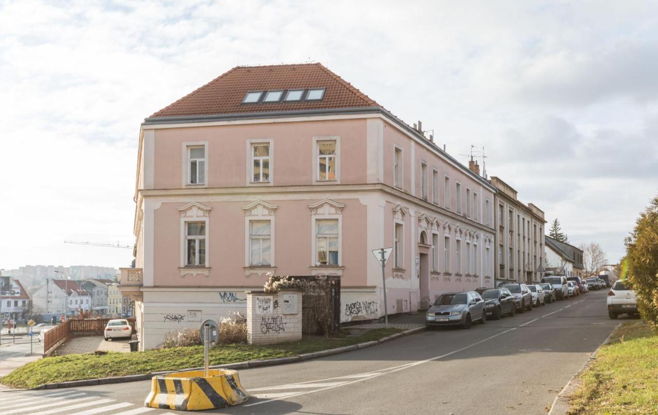 Sunshine Apartment Near The City Center Praga Exterior foto