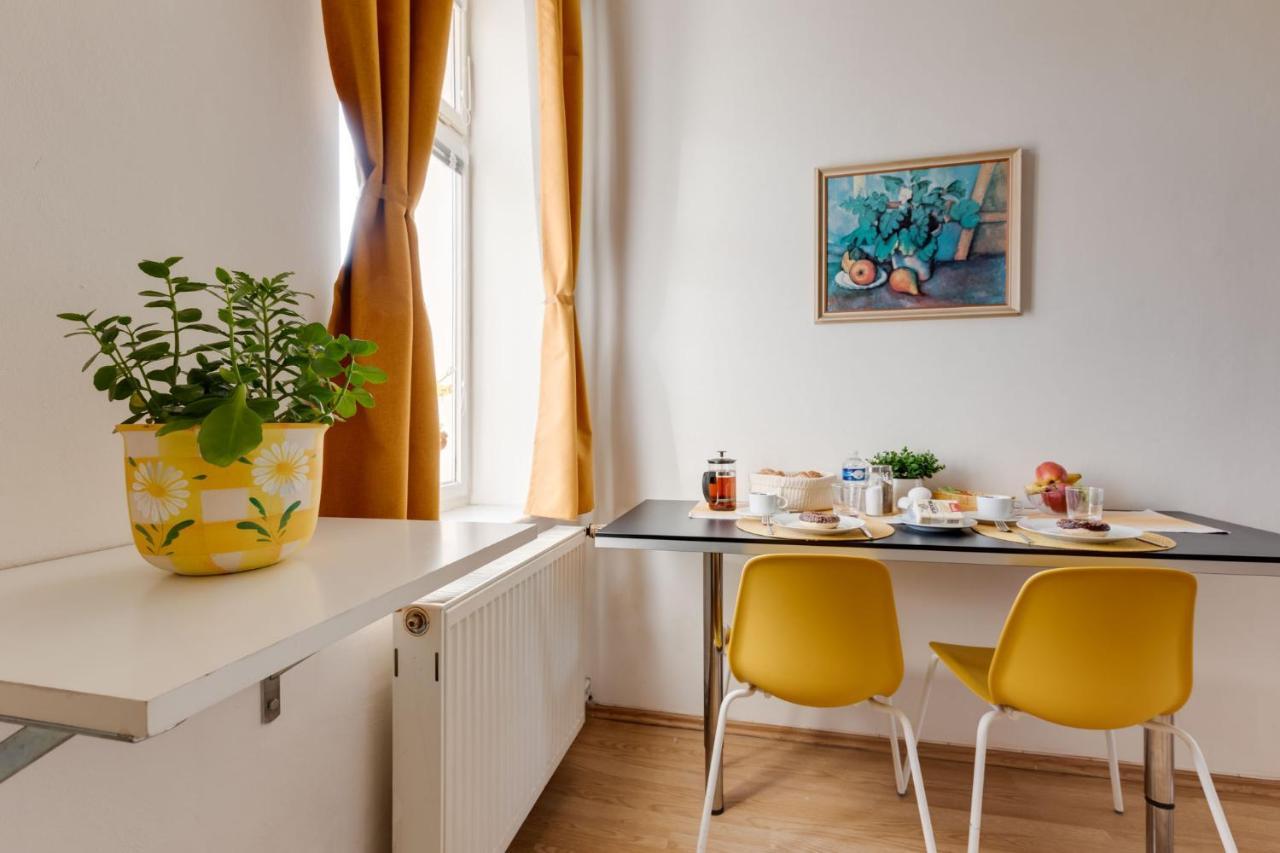 Sunshine Apartment Near The City Center Praga Exterior foto