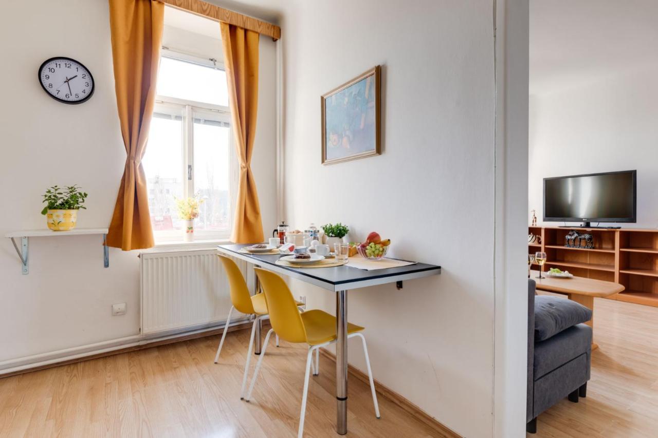 Sunshine Apartment Near The City Center Praga Exterior foto